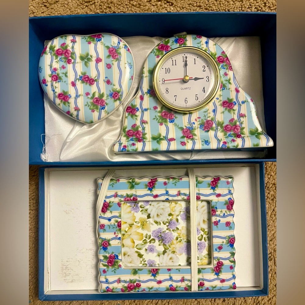 Vintage set of clock, photo frame and a trinklet box.